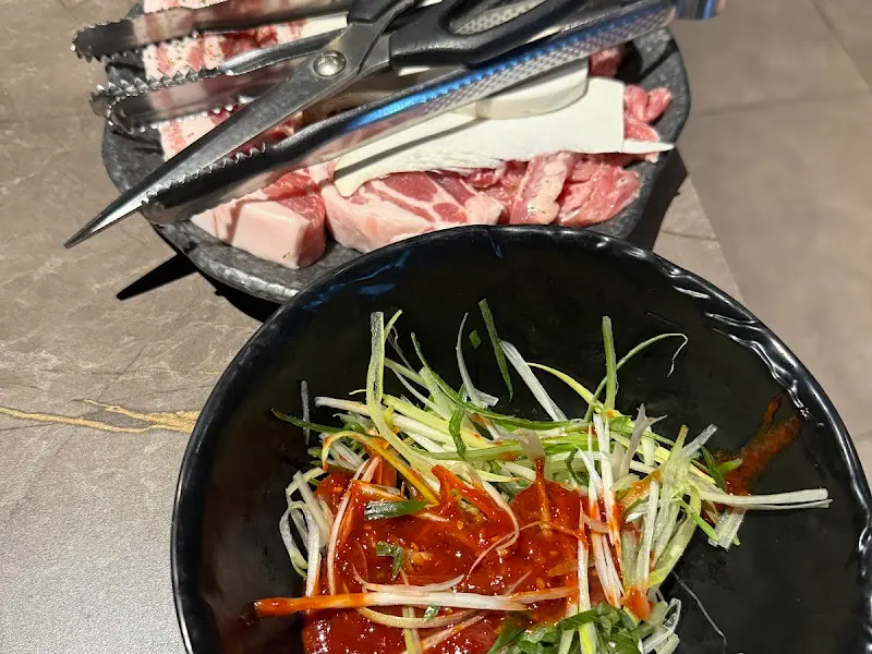 두툼한 삼겹살과 목살의 신선한 모습