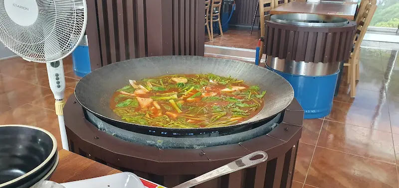 장어 요리 준비 모습