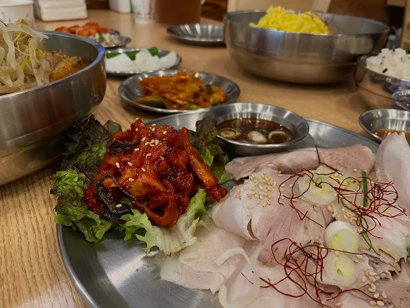 진해장뼈칼국수 반찬