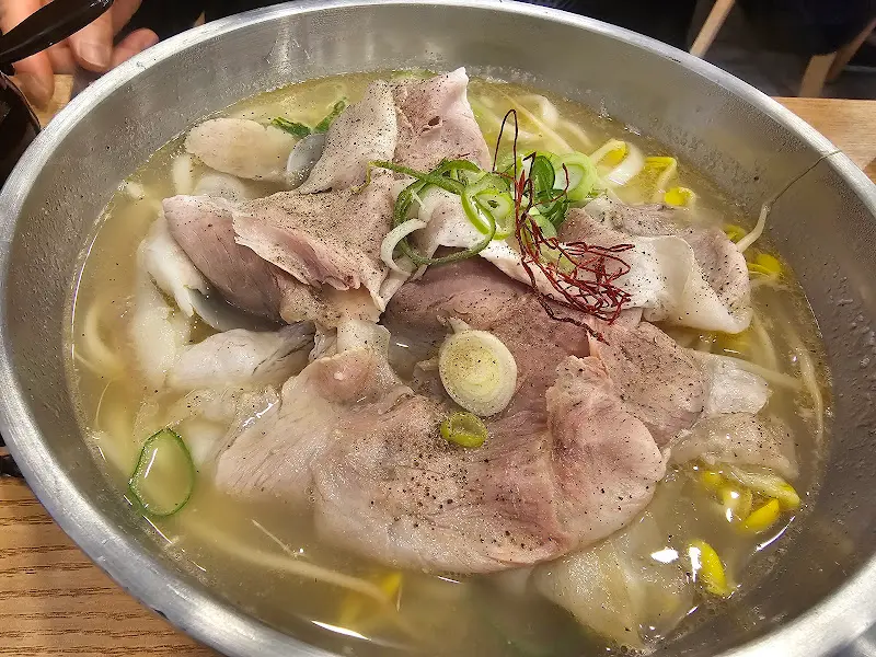 진해장뼈칼국수 바지락돼지곰탕