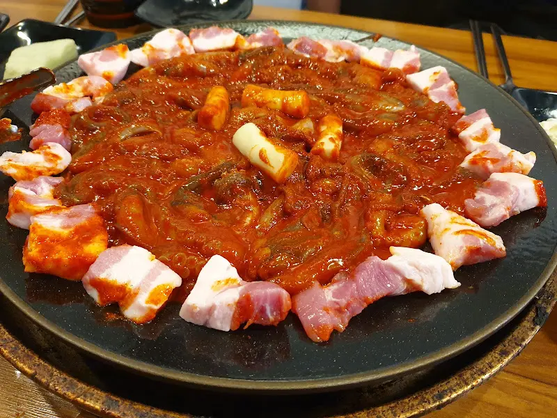 돼지고기 쭈꾸미볶음