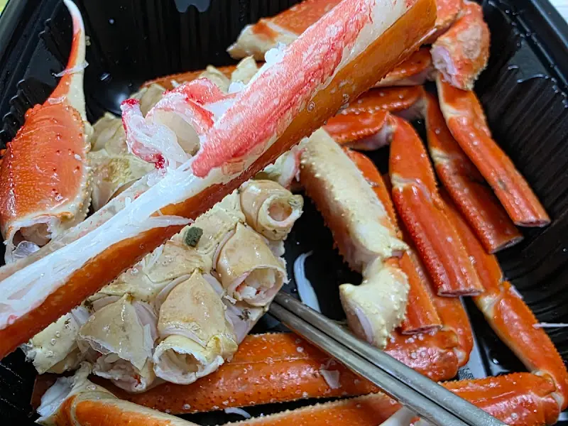 손질된 대게 다리