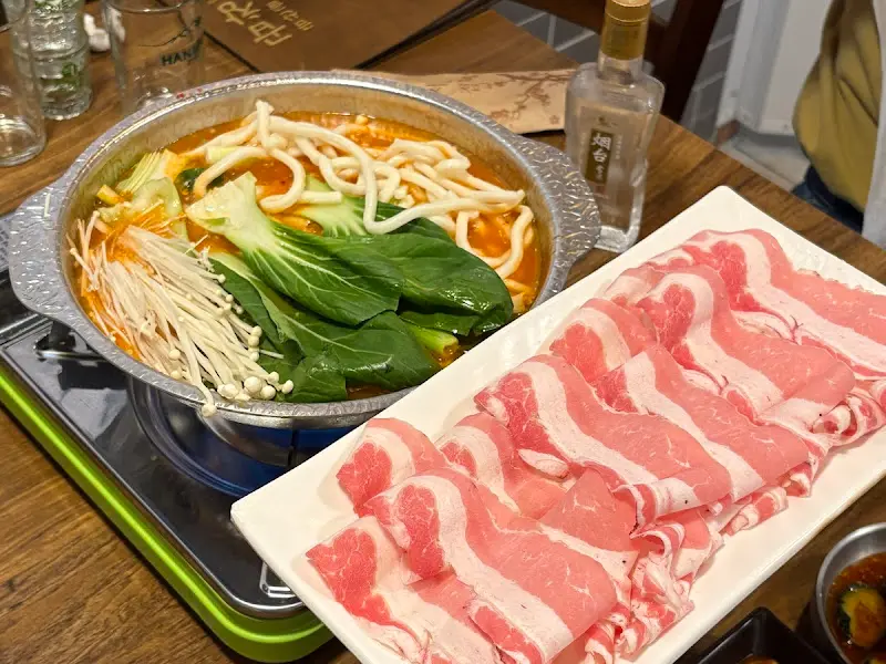 전골과 곁들여 먹는 쇠고기