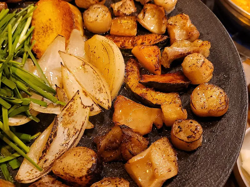 윤기가 흐르는 곱창구이