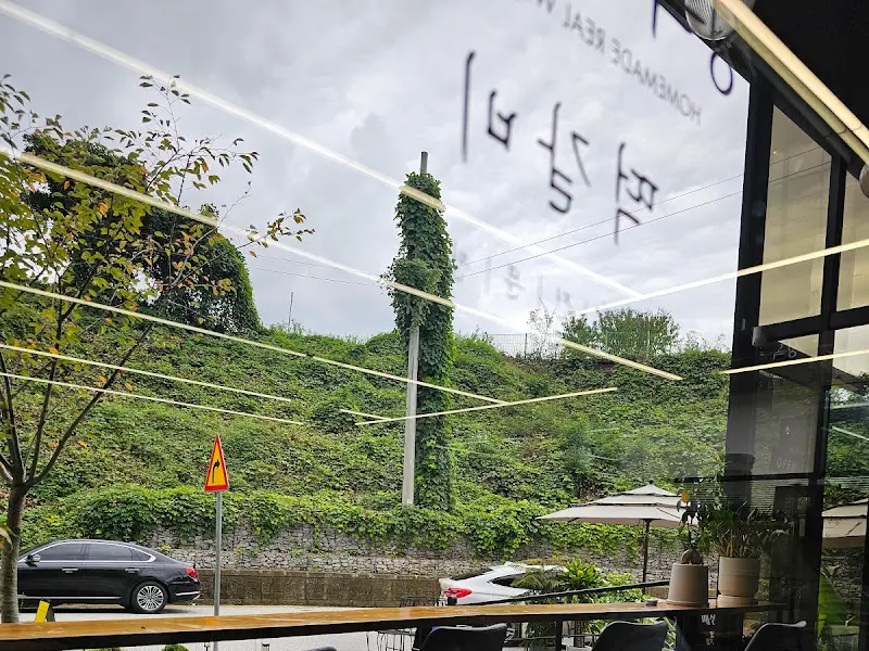 식당 창밖 풍경