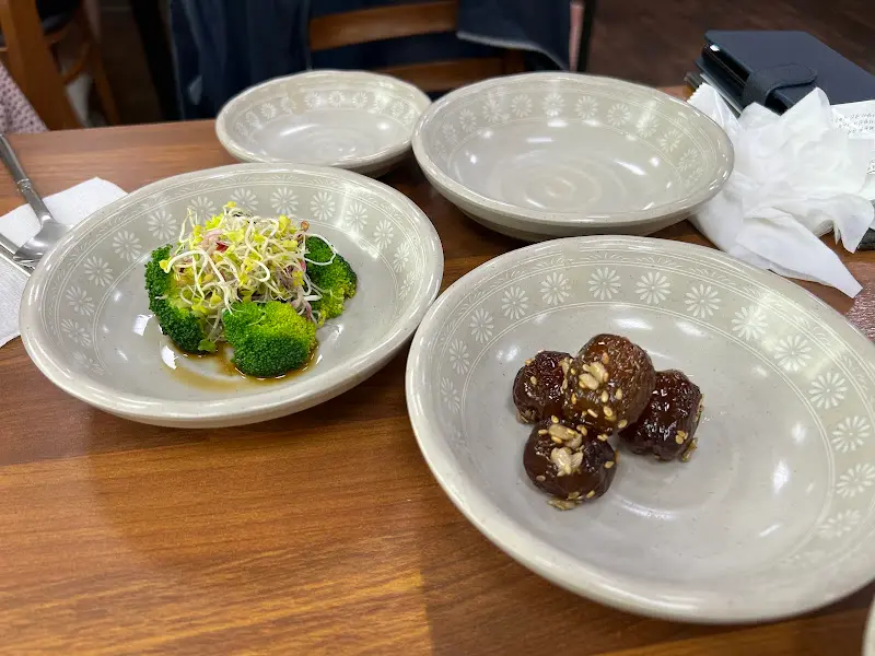 송파아구찜 밑반찬 2