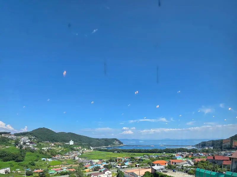 쿤스트라운지 내부 장식