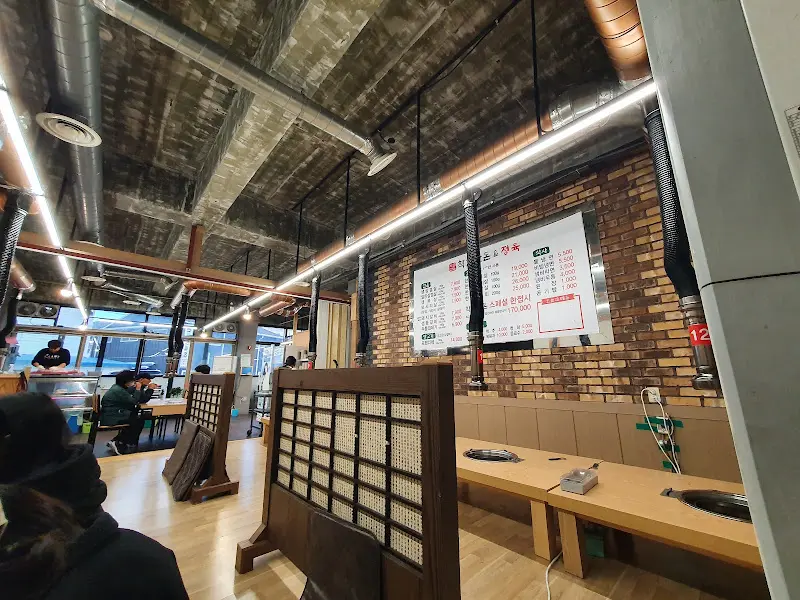착한한돈&정육 내부 전경