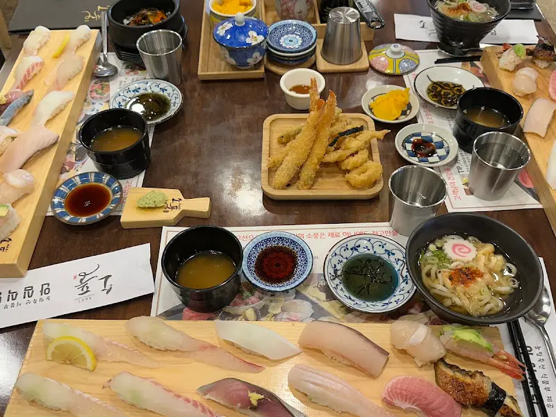 소풍 초밥집 전체 상차림