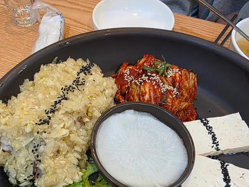 마늘보쌈과 김치, 두부의 조화