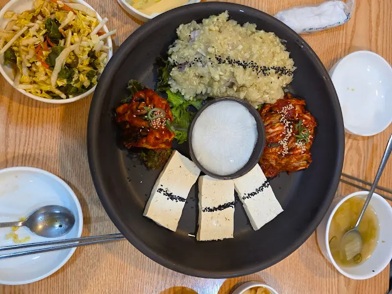 다채로운 색감의 보쌈 한 상