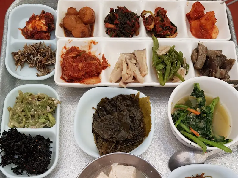 푸짐한 백반 한 상 차림