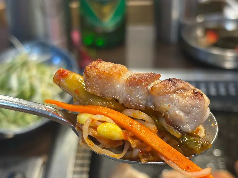 삼겹살과 곁들여 먹는 반찬들