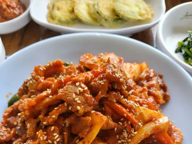 윤기 흐르는 제육볶음