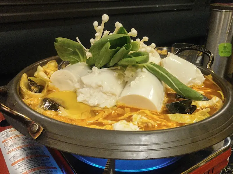 수제 두부버섯전골