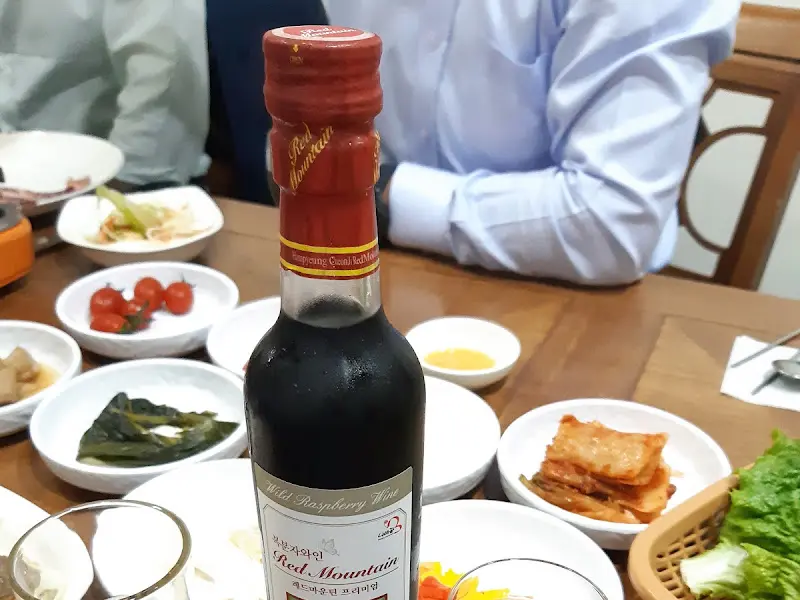 풍성한 밑반찬 차림