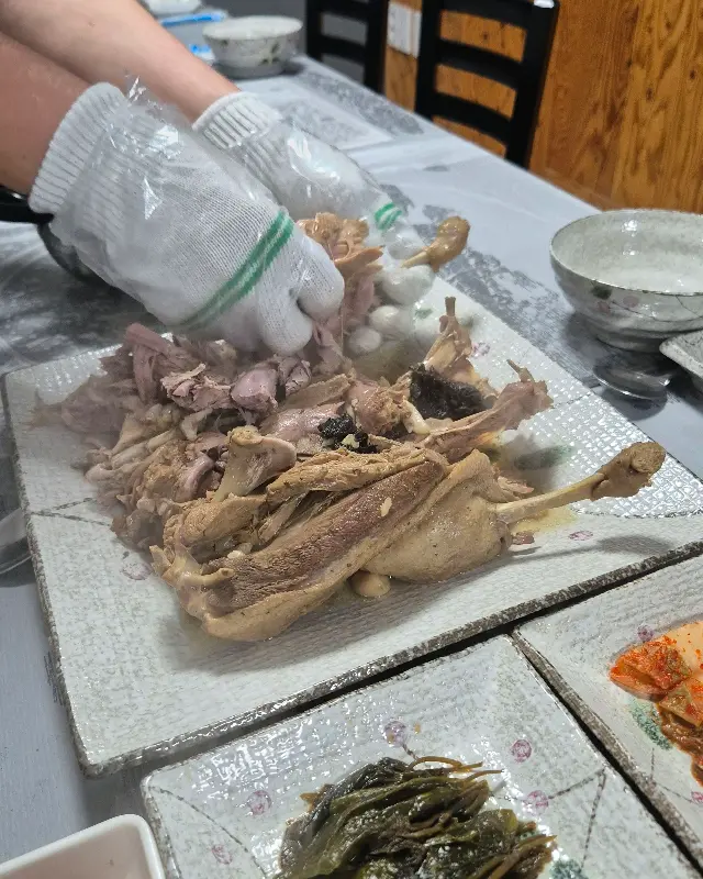 오리 해체 작업