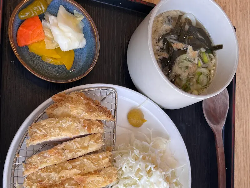 돈카츠와 곁들임