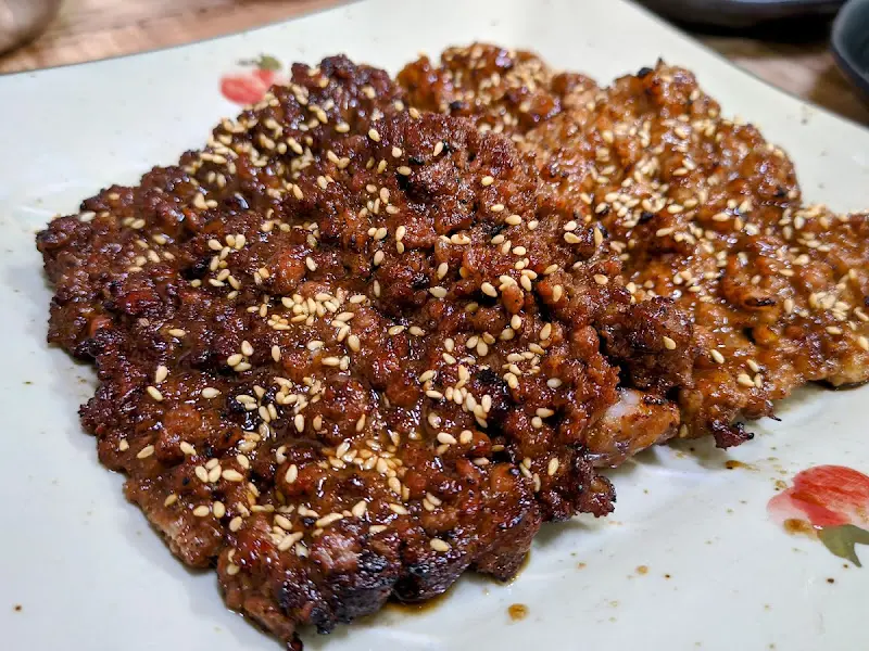 윤기가 흐르는 떡갈비