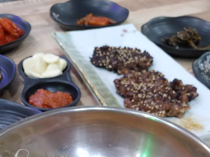 떡갈비와 밑반찬