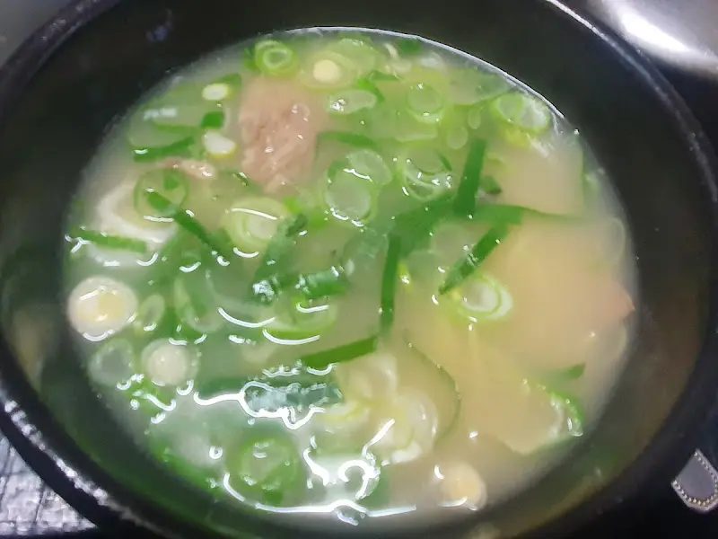 뽀얀 국물의 설렁탕