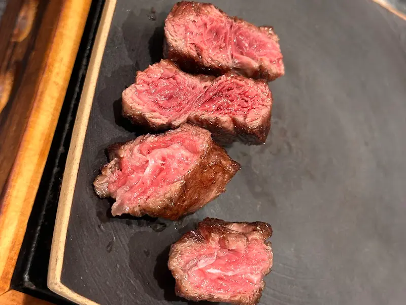 육즙 가득한 한우 등심