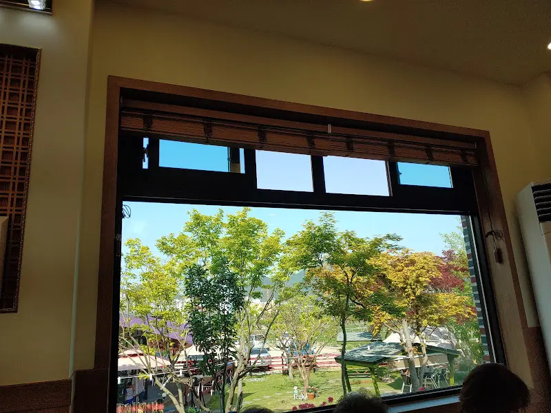 식당 주변의 아름다운 풍경