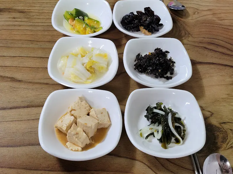 다양한 밑반찬 클로즈업