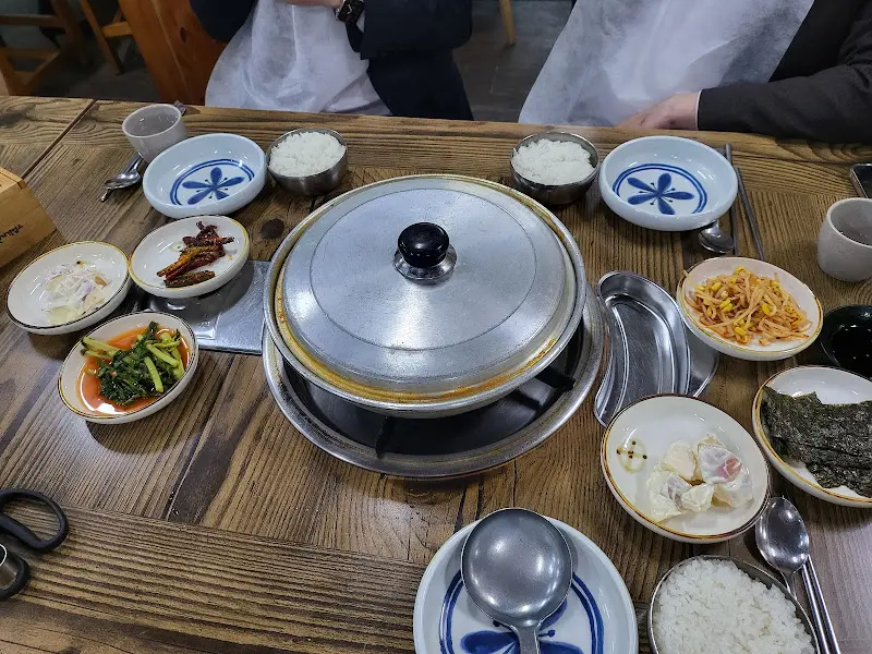 온양심가네 두루찌개 한 상 차림