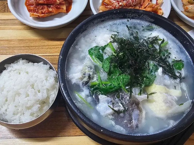 도다리쑥국과 밥 한 공기