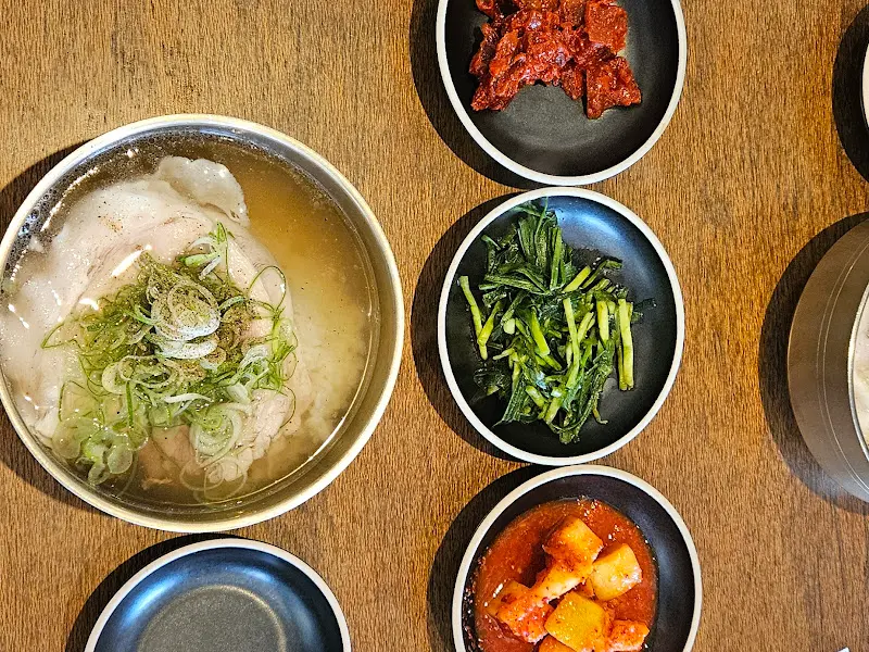 청곰탕과 반찬들