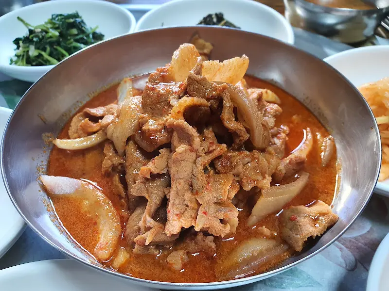 매콤달콤 돼지두루치기