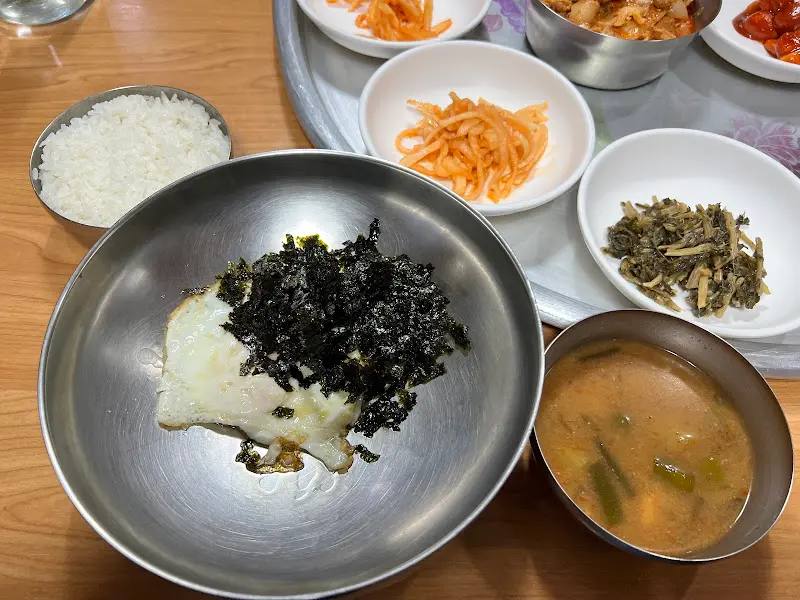 푸짐한 비빔밥 한 상