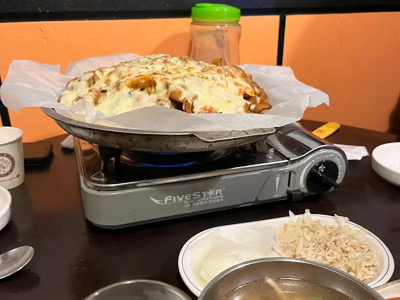 테이블 위 야채곱창