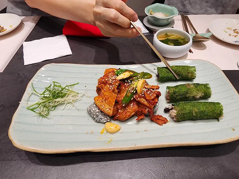 숯불 향이 은은한 돼지 불고기