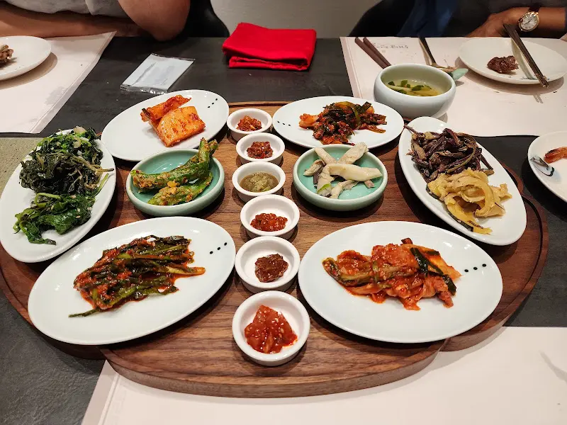 정갈한 코스 요리