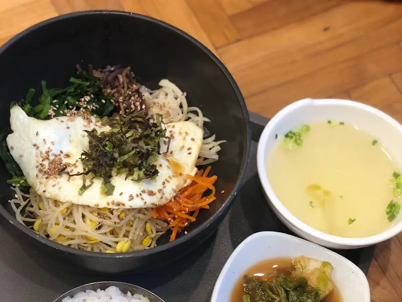 비빔밥 한 상 차림