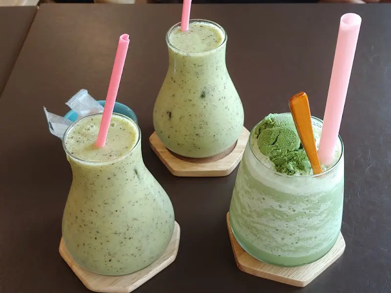 다양한 과일 스무디