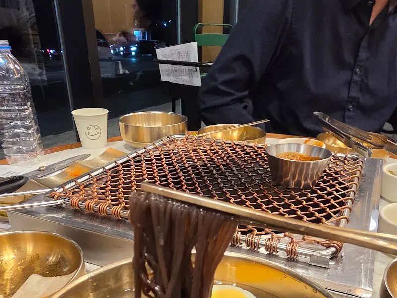 저녁 시간의 노포돼지 애월