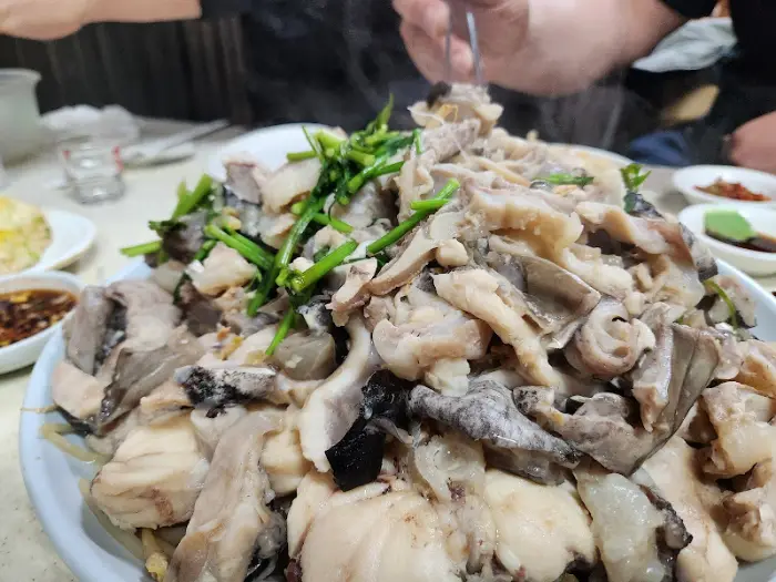 푸짐한 아귀내장수육