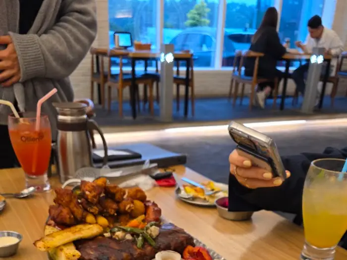 올리앤 테이블 풍경