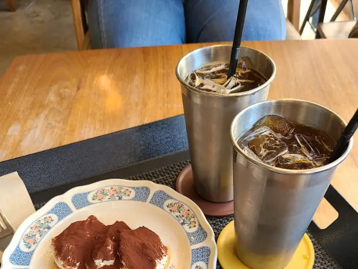 티라미수와 음료