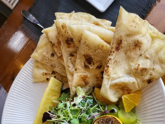 루치아 샐러드와 빵