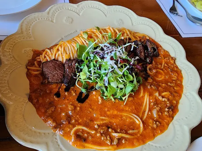 루치아 미트 소스 파스타