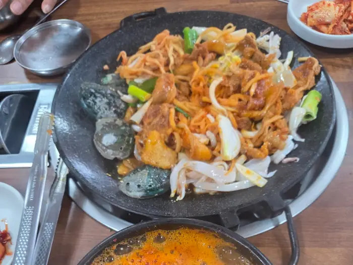 밑반찬 및 메인 요리