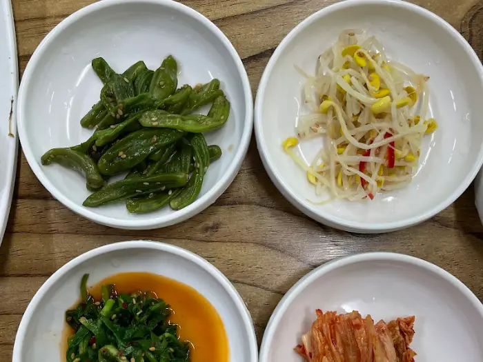 아삭한 고추무침과 콩나물무침