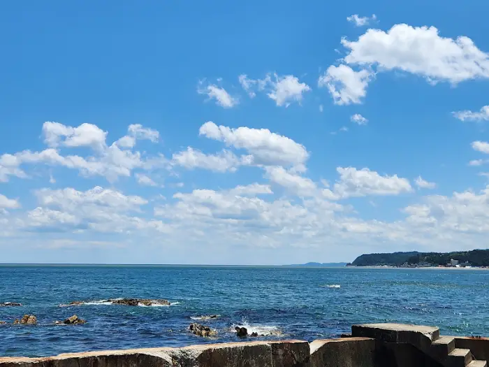 파란 하늘과 구름, 그리고 울진 바다