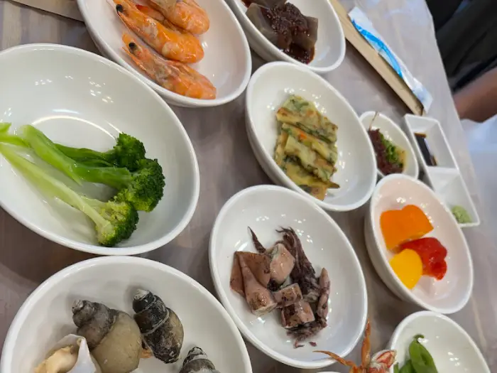 푸짐한 밑반찬들