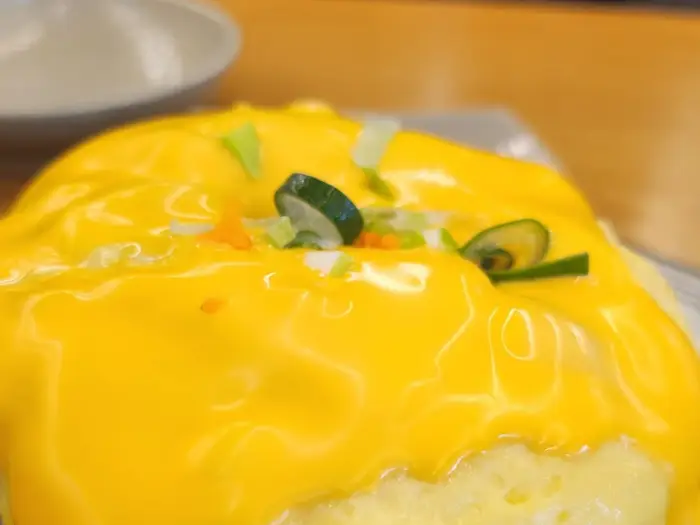 불판 위에서 맛있게 익어가는 삼겹살