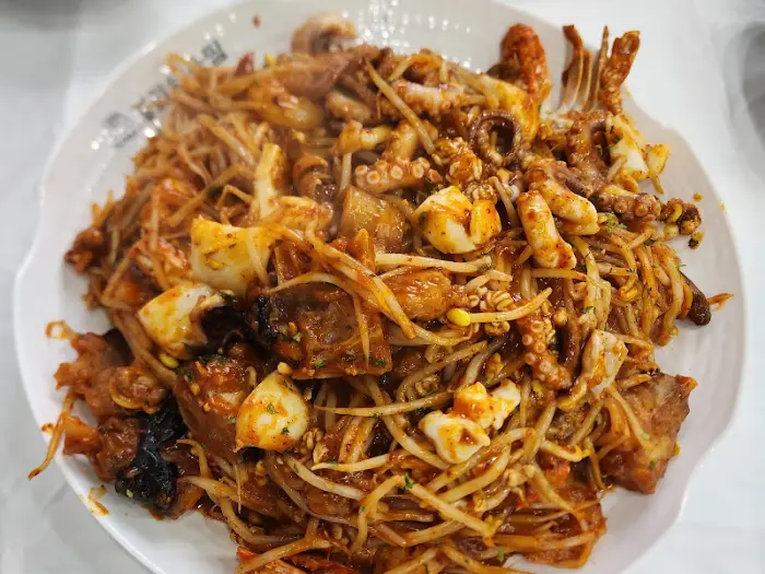 다양한 해산물이 담긴 해물찜